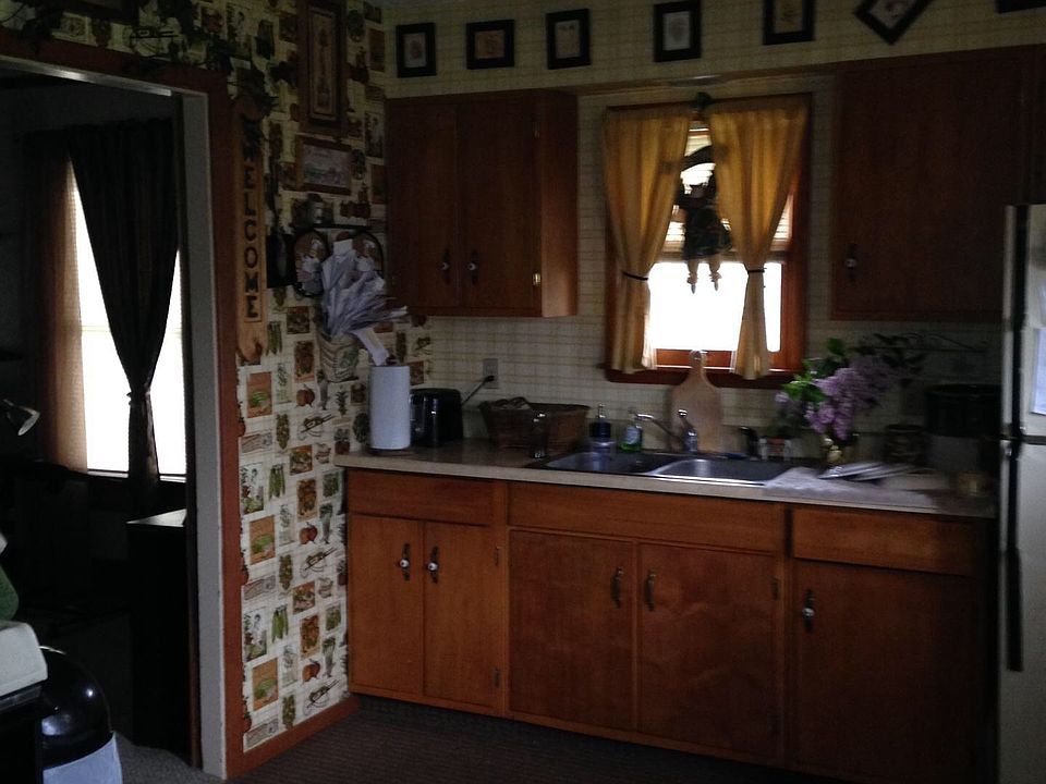 1st image of 527 3rd St