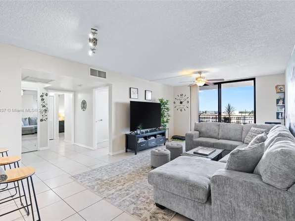 500 Three Islands Blvd APT 309, Hallandale, FL 33009