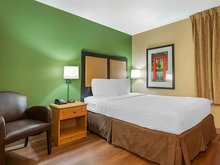 Studio Suite - 1 Queen Bed