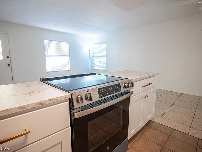 1428 Lorilyn Ave #3 — Photo 5