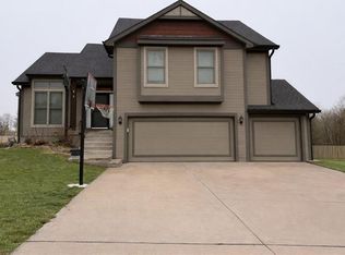 805 NW 109th Ter, Kansas City, MO 64155