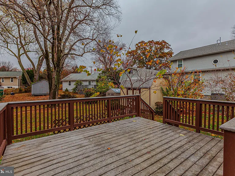 1114 Highwood Rd — Photo 34