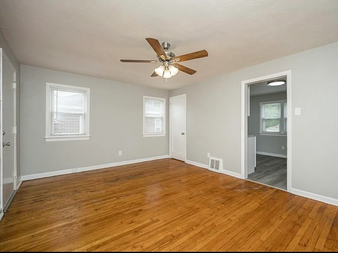 2 bed, 820 sqft, $1,250 — Photo 3