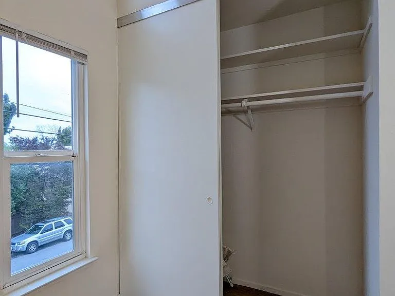 Oxford-Cedar Apartments — Photo 27