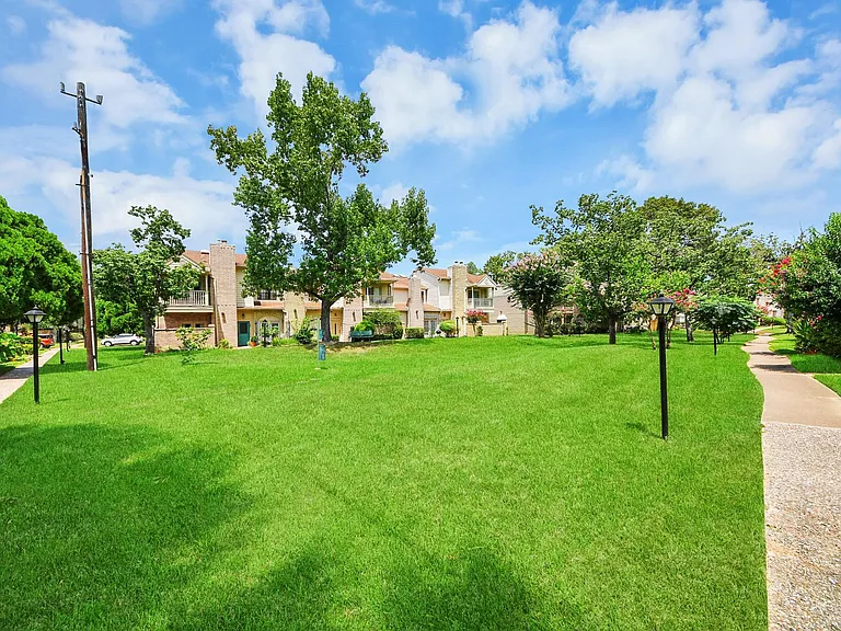 742 Country Place Dr #A — Photo 32