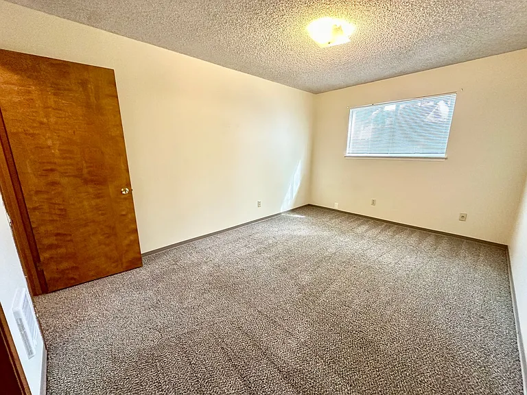4507 Hillcrest Dr — Photo 12