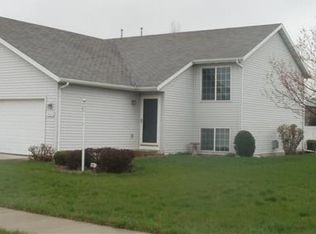 4526 Woodgate Dr, Janesville, WI 53546