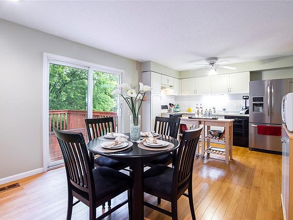 4th image of 2478 Wesmeade Dr