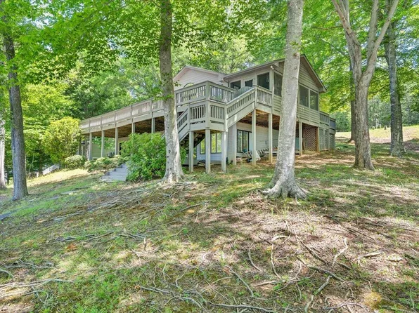 194 Kings Way, Wirtz, VA 24184