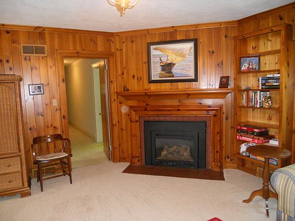 5th image of 603 Heilig Ave