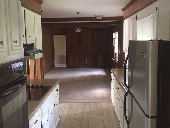 3rd image of 1030 Clifton Dr