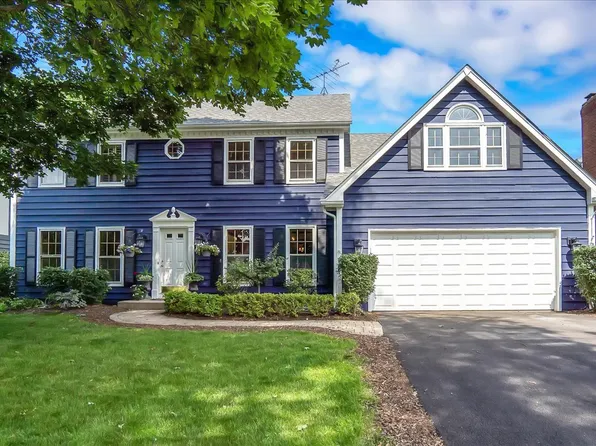 714 Alexandria Dr, Naperville, IL 60565