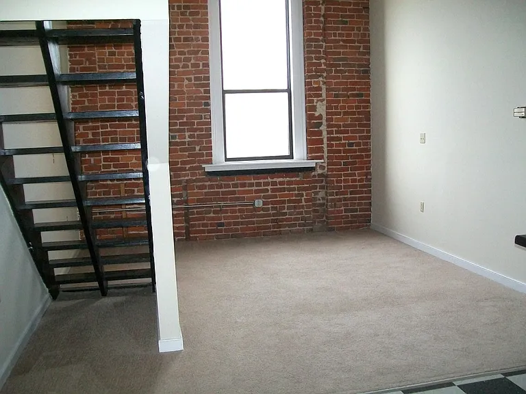 107 W Broad St #505 — Photo 4