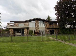 29299 Channel View Dr, Elkhart, IN 46516