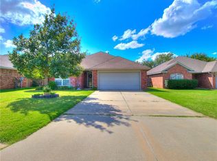 1029 Mollie Rausch Ln, Edmond, OK 73003