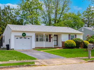 5 Gower Rd, Toms River, NJ 08757