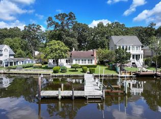 352 Riverside Dr, Pasadena, MD 21122