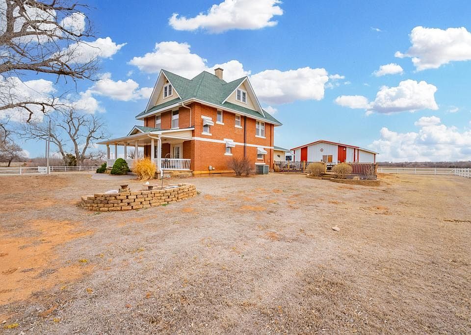 4323 NW Reutlinger, Medicine Lodge, KS 67104 MLS 622569 Zillow