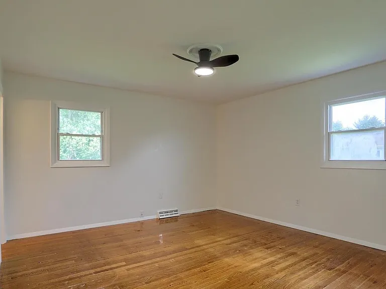 426 Linden St — Photo 10