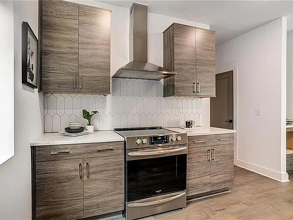 5th image of 1436 Walker Pl SE