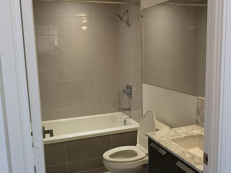 28 Wellesley St E #2805 — Photo 7