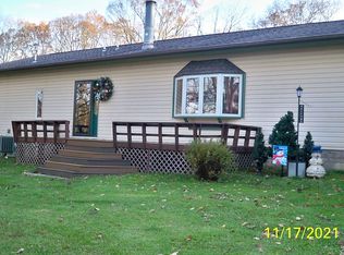 16 Oakridge Ln, Hickory, PA 15340