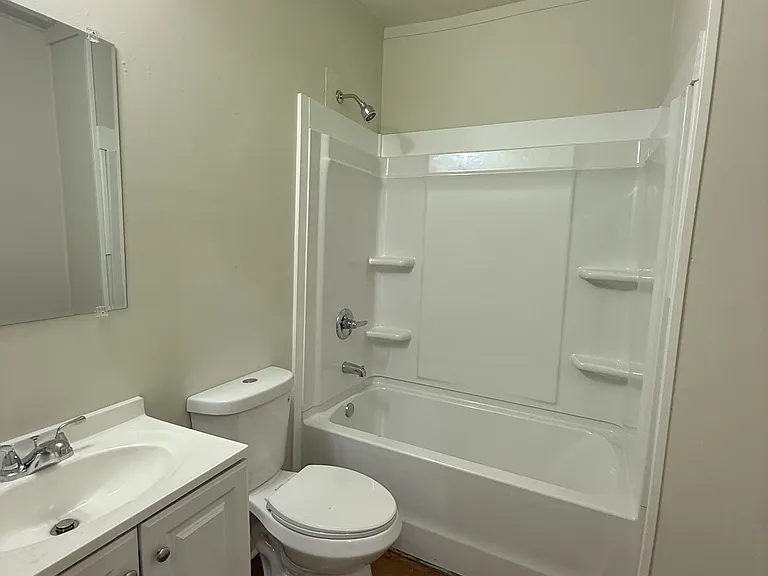 914 18th Way SW — Photo 4