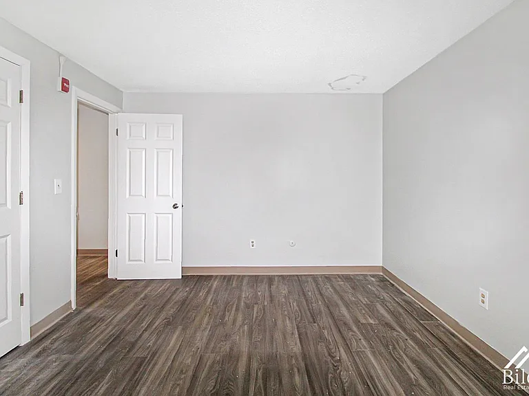 Prospect Street Apartments — Photo 44