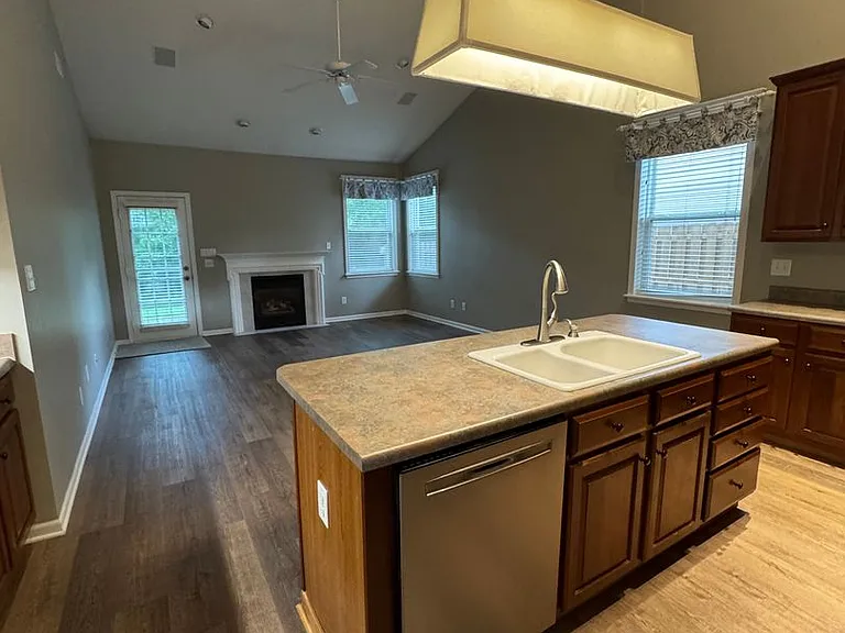 13373 Grosbeak Ct — Photo 5