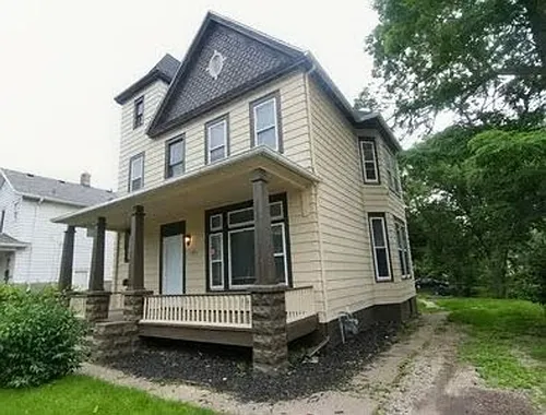 1323 N Gaines St Photo 1