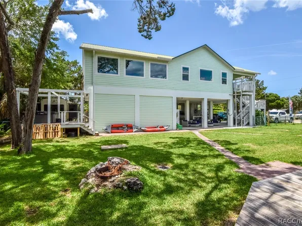 2247 S Waterman Dr, Crystal River, FL 34429