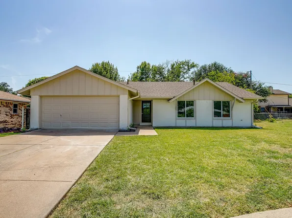 7017 Betsy Ross Ct, Watauga, TX 76148