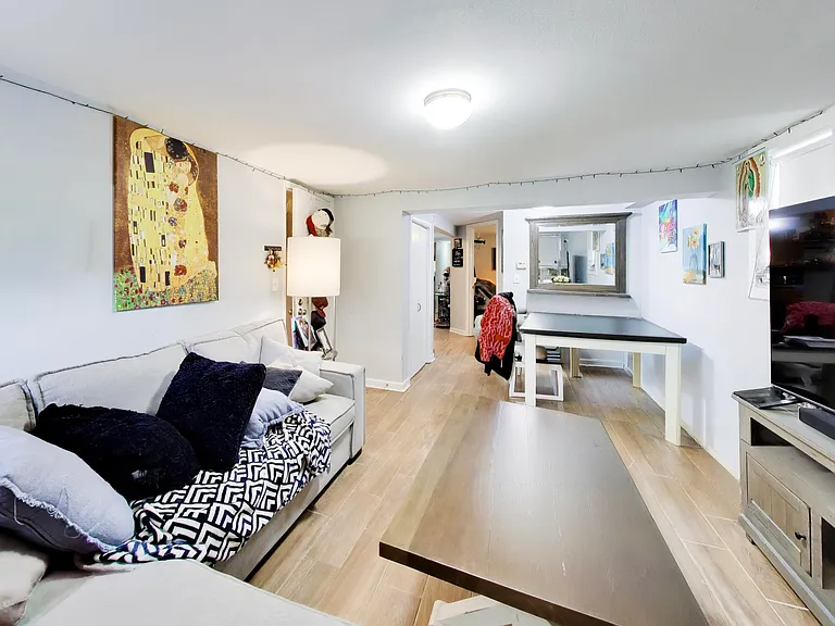 5057 W Dakin St #G — Photo 6