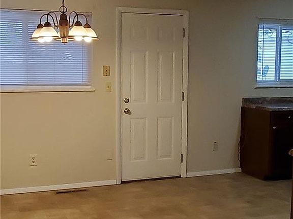 4th image of 6135 Rosebury Dr