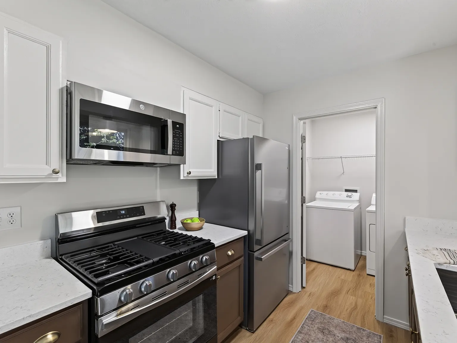 3 bed, 1008 sqft, $1,795 — Photo 4
