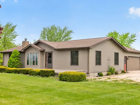 8086 Kane Rd, Waterman, IL 60556