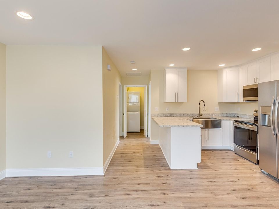 Living Room/Kitchen 2