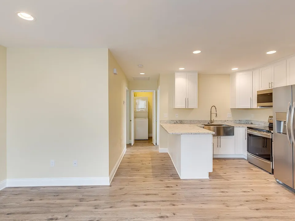 Living Room/Kitchen 2