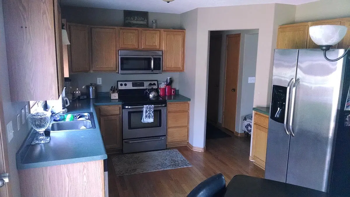 3 bed, 1.5 bath, 1200 sqft, $1,600 — Photo 3