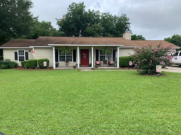 2nd image of 3812 Spruce Dr
