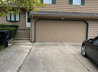 1304 Challis Dr, Bloomington, IL 61704