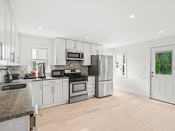 5th image of 869 Norwood Avenue