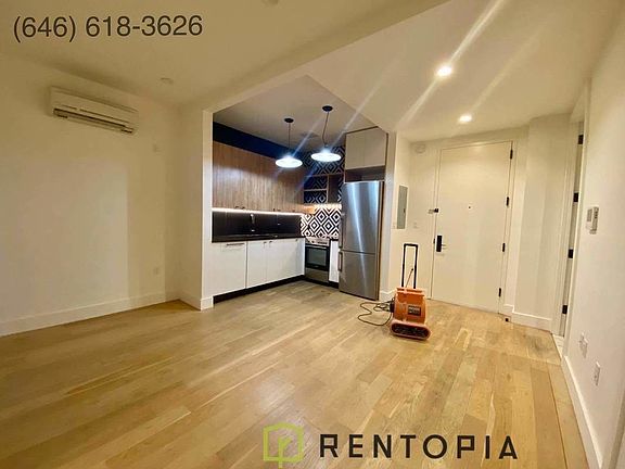 3rd image of 961 Willoughby Ave #119