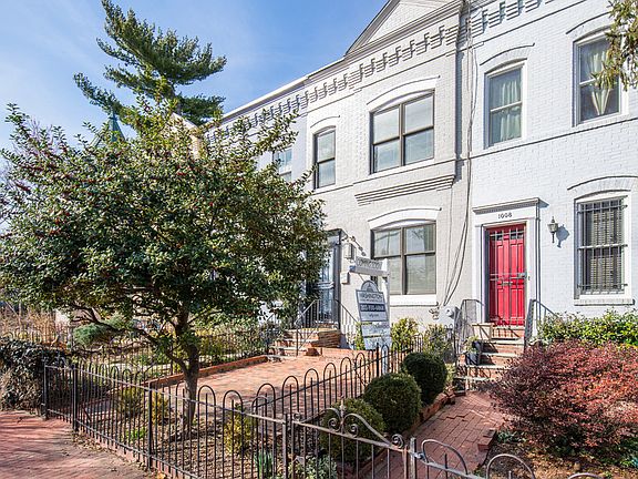 1006 G Street SE