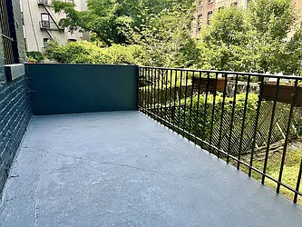 Rented by R New York