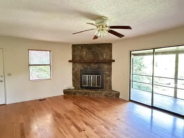 2 bed, 2.0 bath, $1,750 — Photo 2