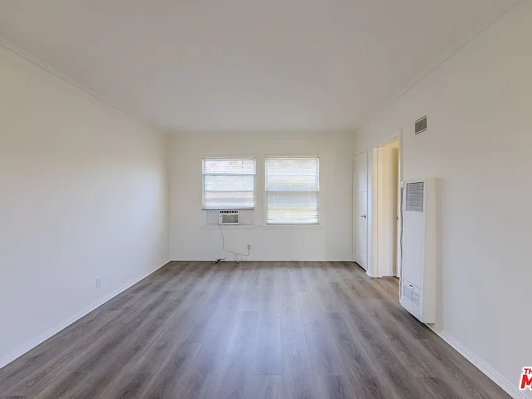 1940 S Robertson Blvd #10 — Photo 5
