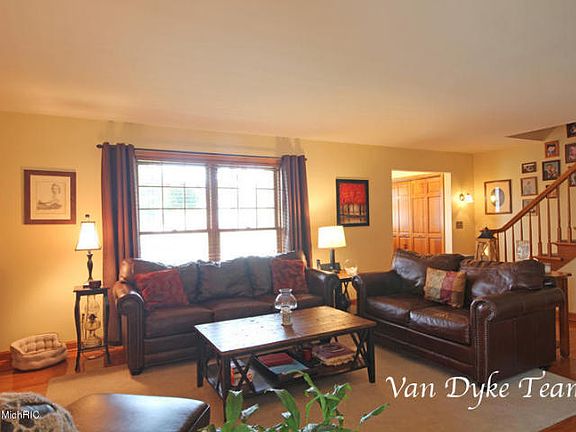 5th image of 7564 Woodside Dr