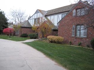 401 W Lochland Rd, Hastings, NE 68901