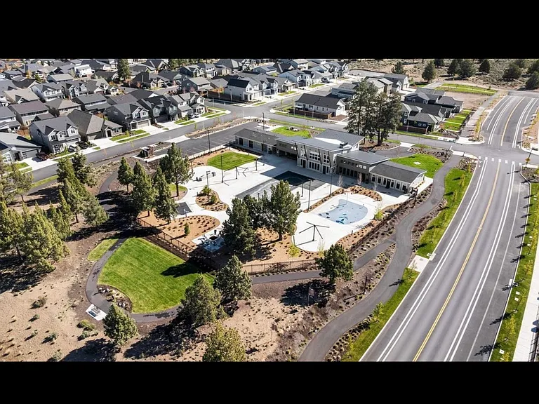 HOA Pool, hottub, splash pad